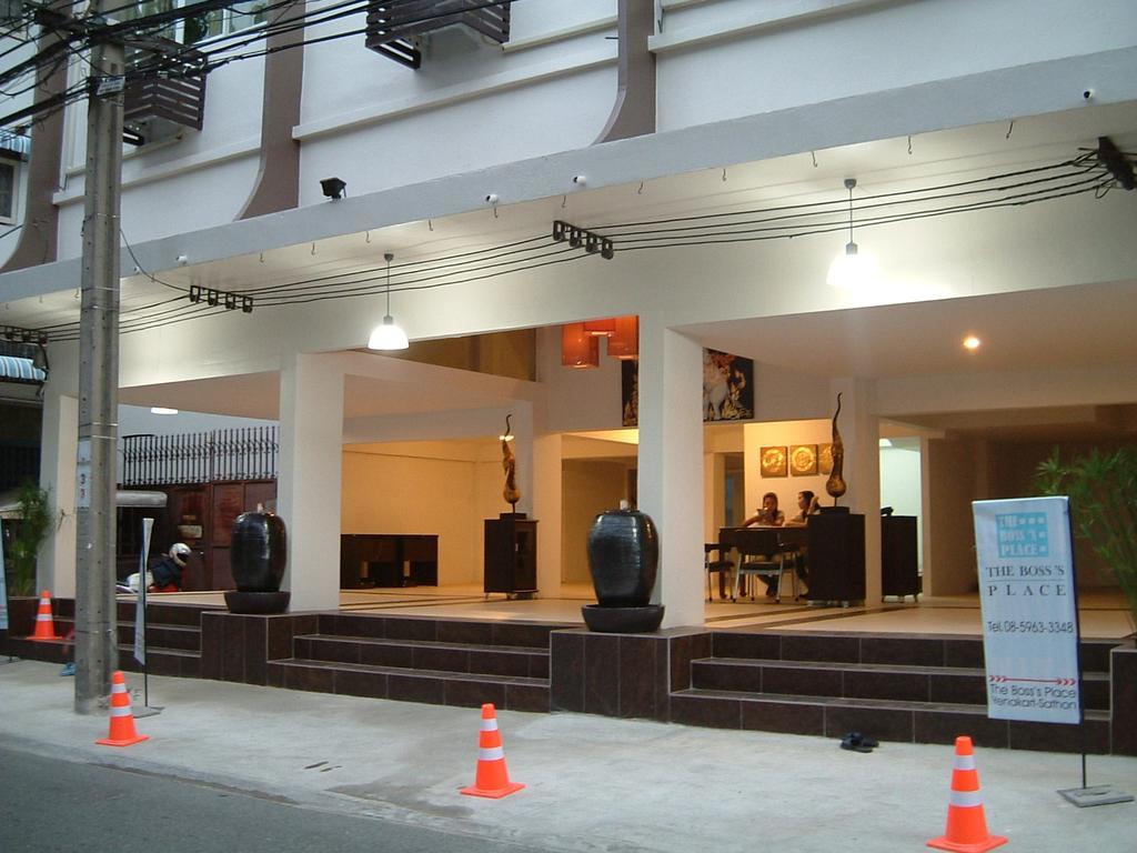 The Boss'S Place Sathorn Bangkok Exterior photo